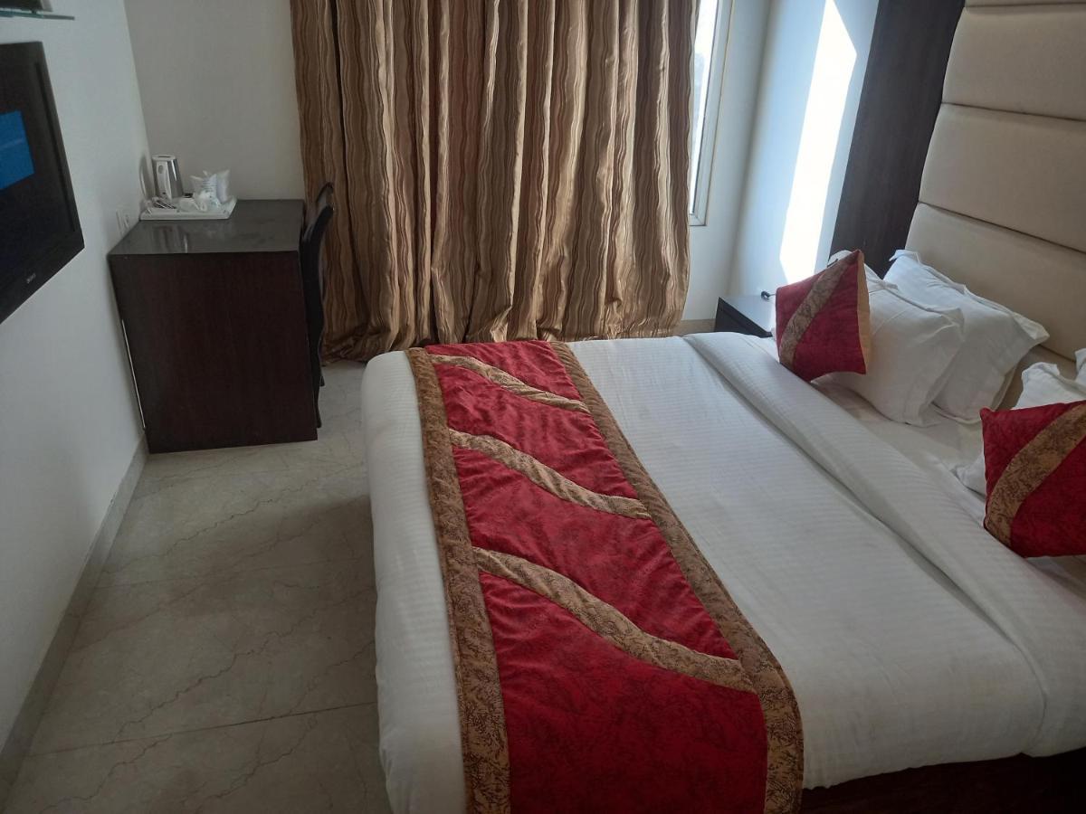 Hotel Benz International Delhi  Exteriör bild