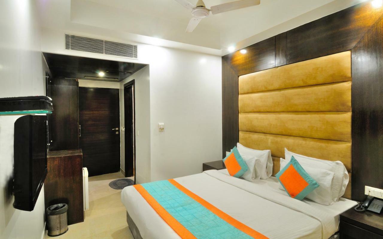 Hotel Benz International Delhi  Exteriör bild