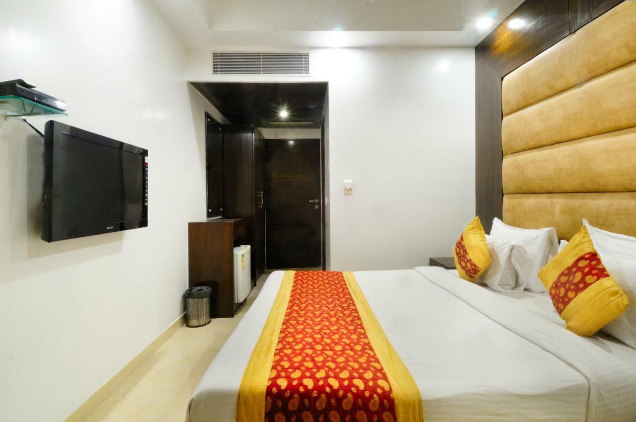 Hotel Benz International Delhi  Exteriör bild