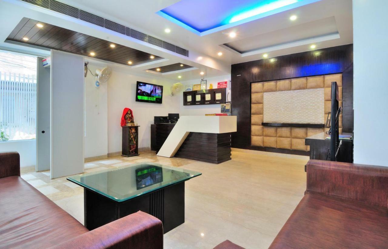 Hotel Benz International Delhi  Exteriör bild