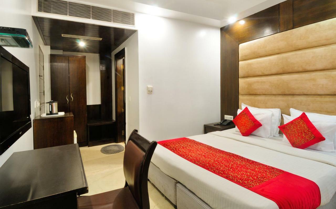 Hotel Benz International Delhi  Exteriör bild
