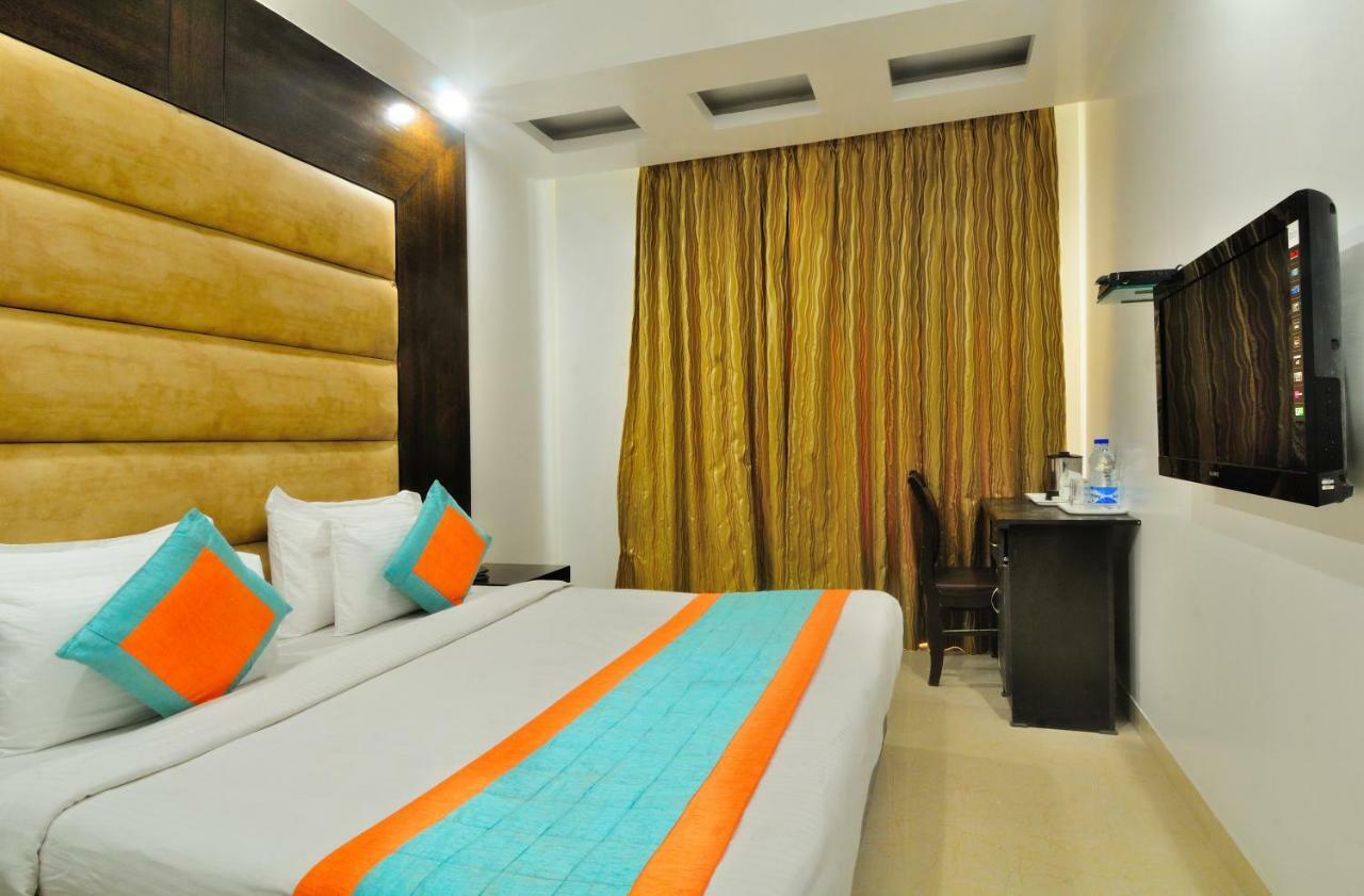 Hotel Benz International Delhi  Exteriör bild