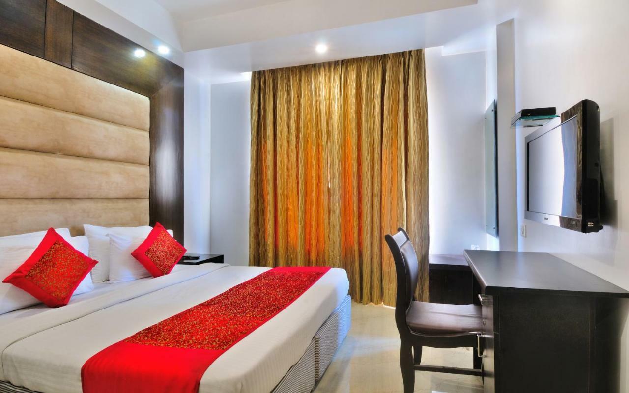Hotel Benz International Delhi  Exteriör bild